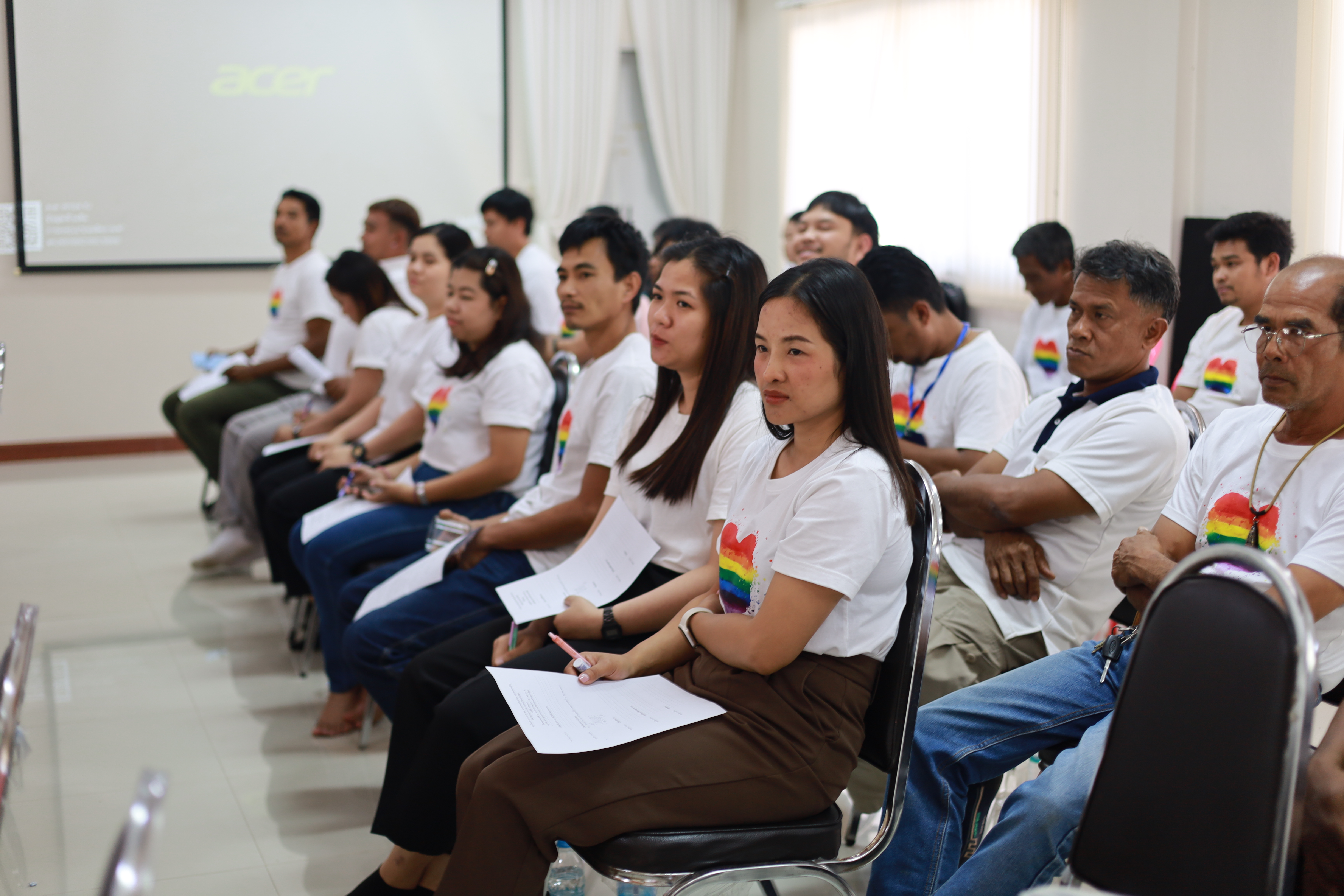 ประชุมพนักงานและเจ้าหน้าที่ ณ ห้องประชุมสภาองค์การบริหารส่วนตำบลลำเลียง