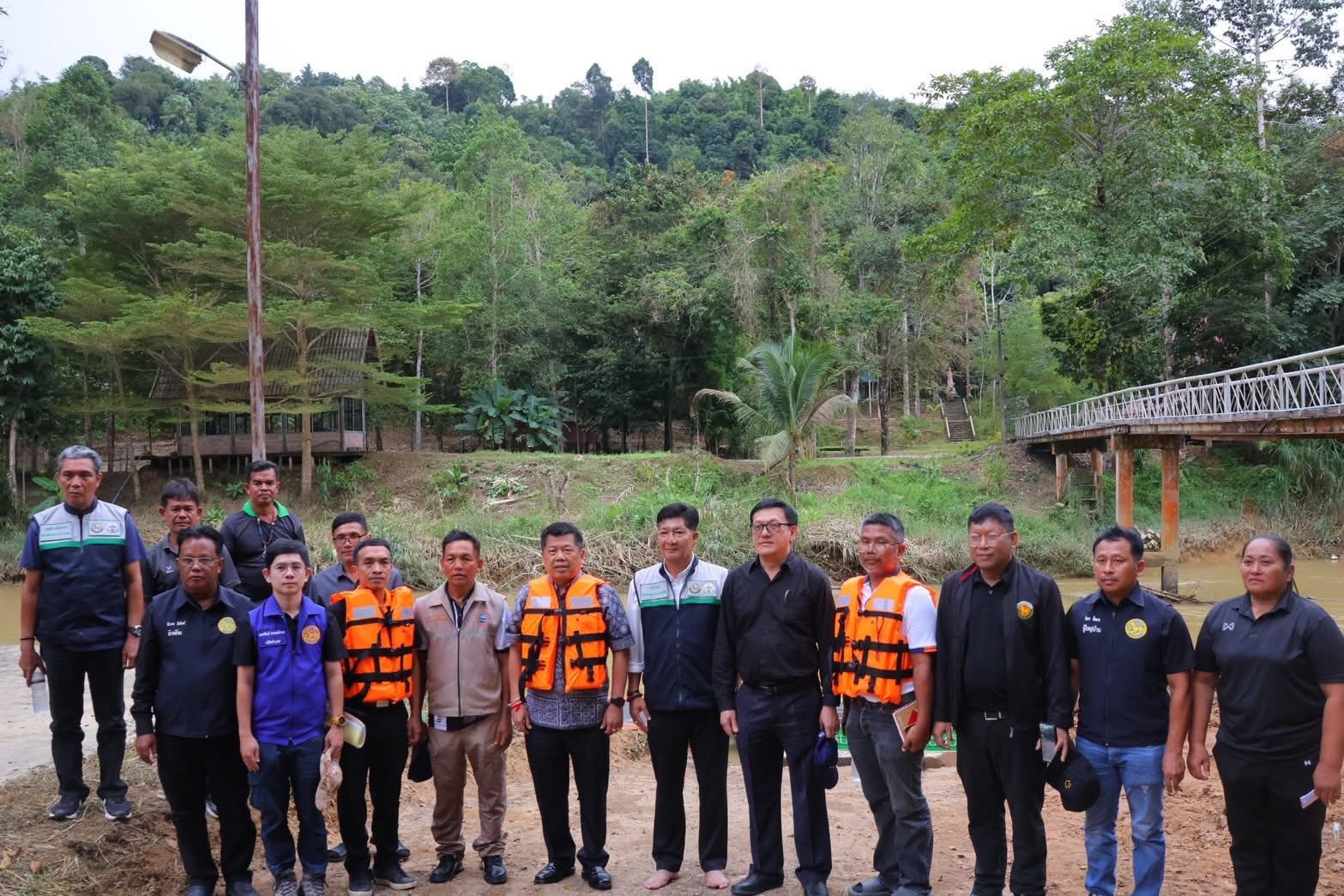 ลงพื้นที่สำรวจและหาแนวทางแก้ไขปัญหาน้ำท่วมในพื้นที่ตำบลลำเลียง