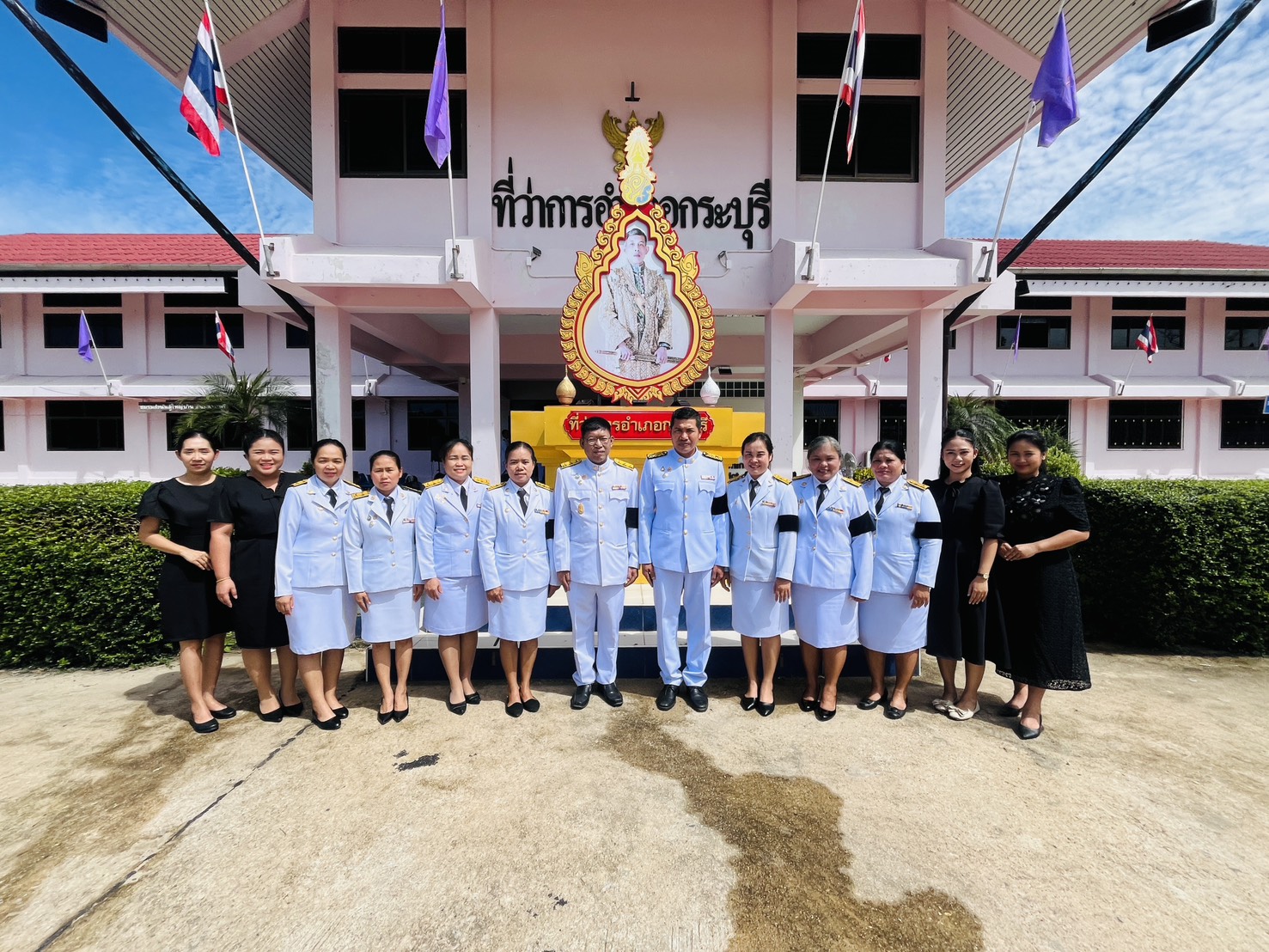 เทศบาลตำบลลำเลียง เข้าร่วมพิธีถวายน้ำสรงพระศพเบื้องหน้าพระรูป สมเด็จพระเจ้าลูกเธอ เจ้าฟ้ากรมหลวงราชสาริณีสิริพัชร มหาวัชรราชธิดา